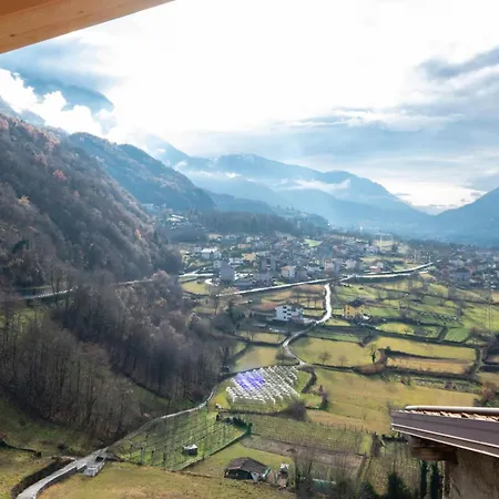 La Corte Di Artemio, Ospitar Ceto